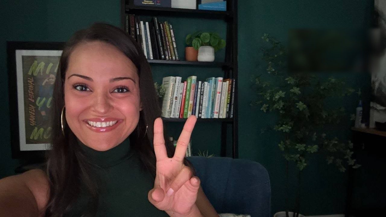 Yanely in her studio